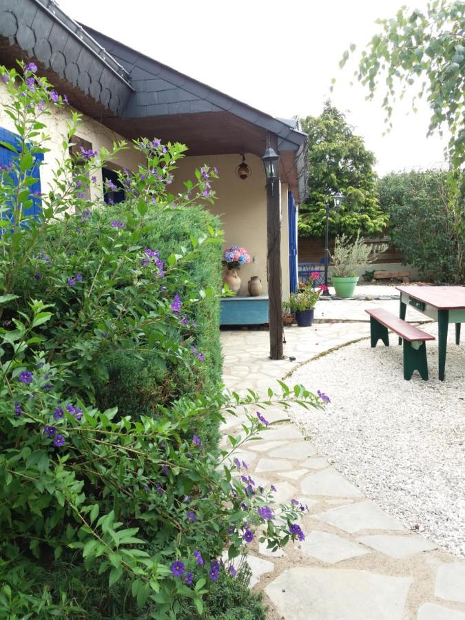 Les Mouettes 1 Gite Ou 4 Chambres D Hote, Jardin ,Bords De Loire La Bohalle Luaran gambar